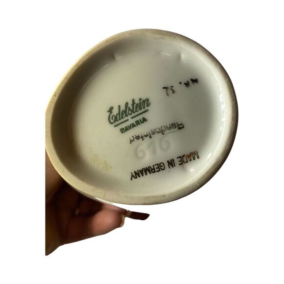 Edelstein Bavaria Woman sitting with Her Dog Porcelain Vase White - Picture 6 of 6